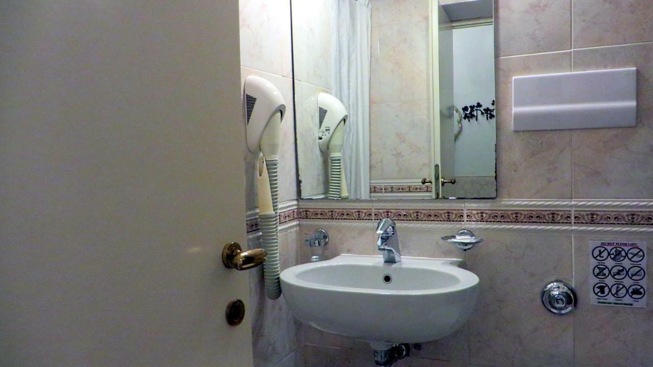 Hotel San Salvador Basic & Local 2 Stars Hotel Venedig Exteriör bild